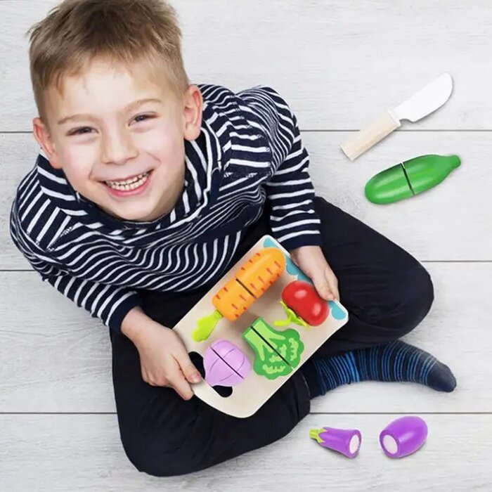 Cutting Vegetables - 23x16x6cm