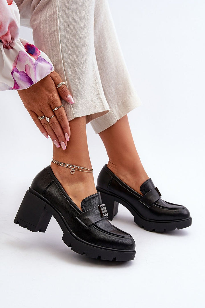 Heeled low shoes model 195404 Step in style